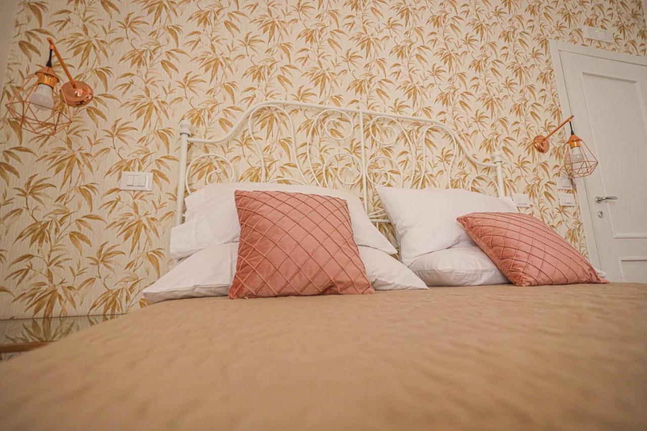 B&B La Fenice Suite Salerno Buitenkant foto