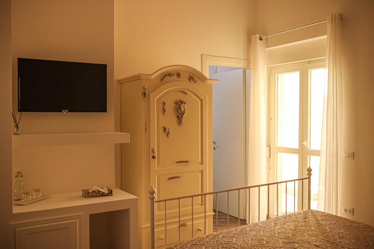 B&B La Fenice Suite Salerno Buitenkant foto