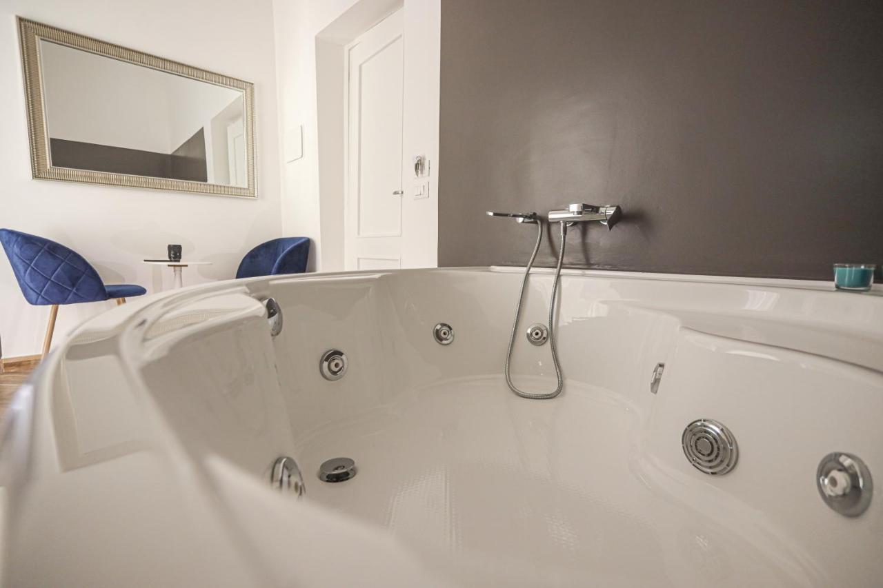 B&B La Fenice Suite Salerno Buitenkant foto