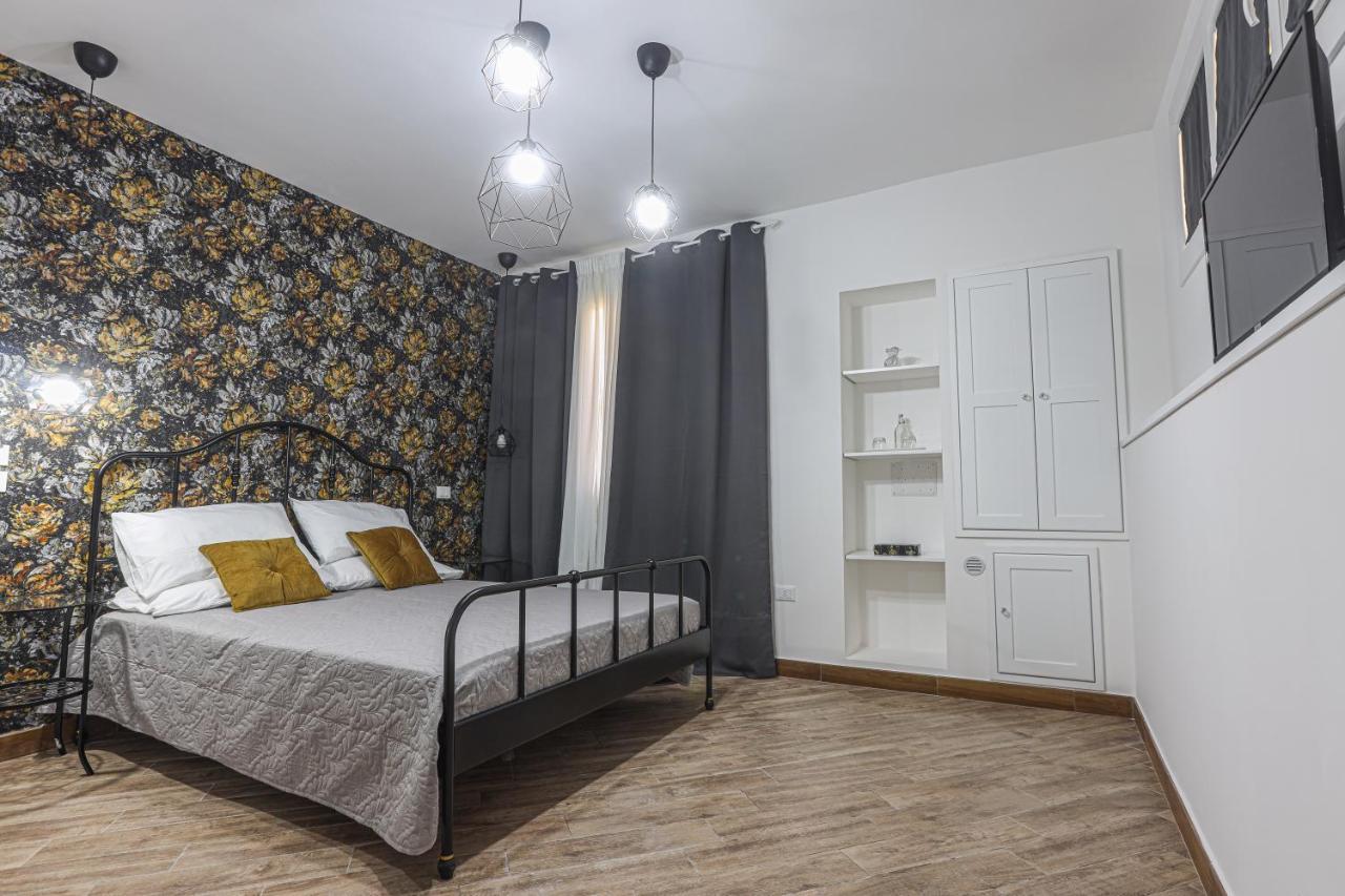 B&B La Fenice Suite Salerno Buitenkant foto