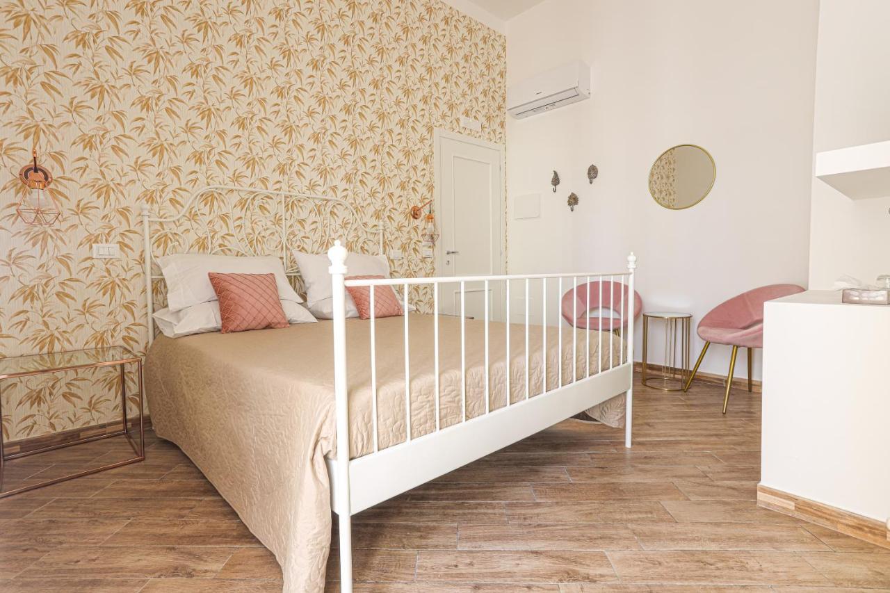 B&B La Fenice Suite Salerno Buitenkant foto