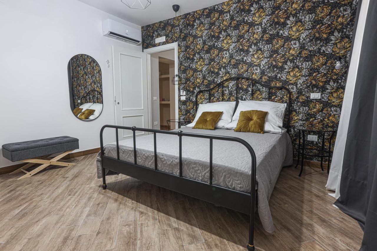 B&B La Fenice Suite Salerno Buitenkant foto