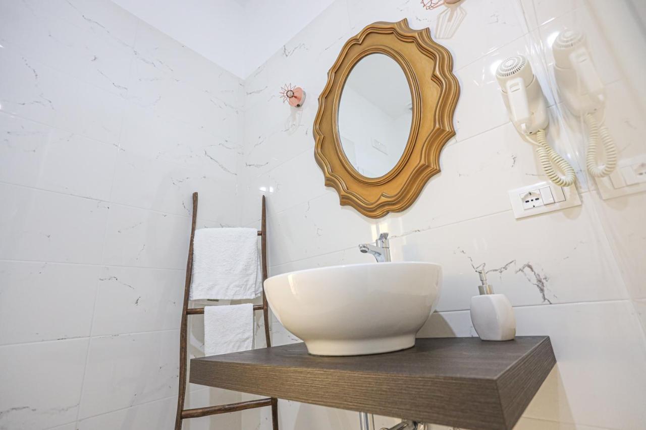 B&B La Fenice Suite Salerno Buitenkant foto