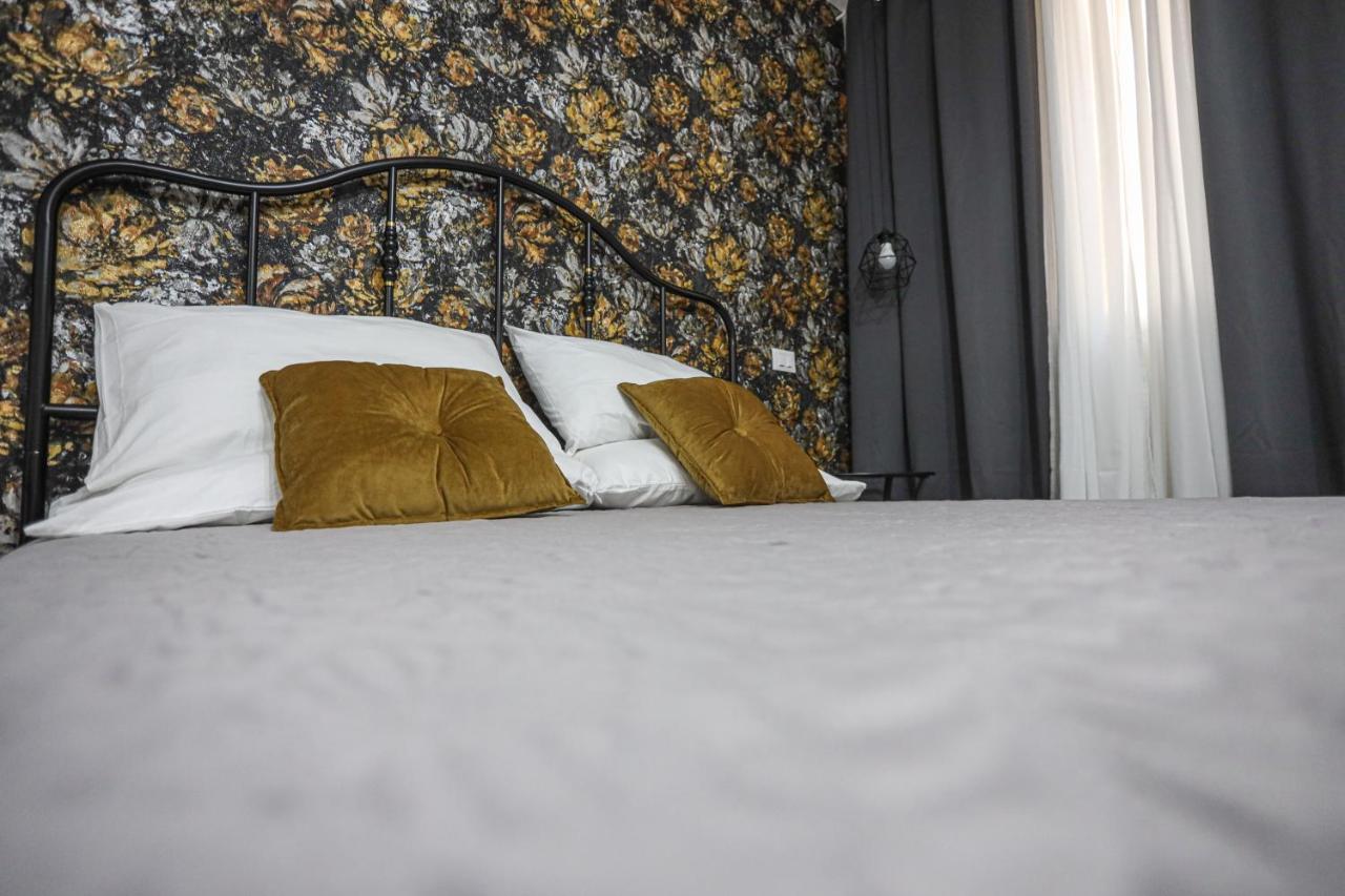B&B La Fenice Suite Salerno Buitenkant foto