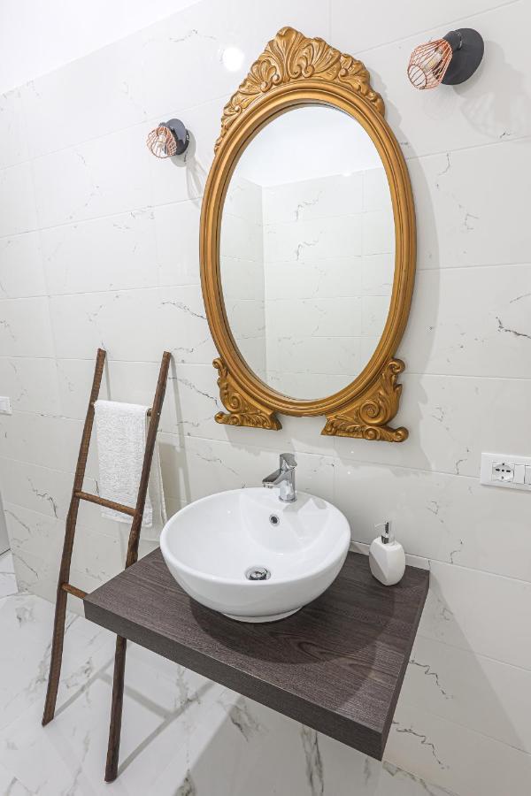 B&B La Fenice Suite Salerno Buitenkant foto