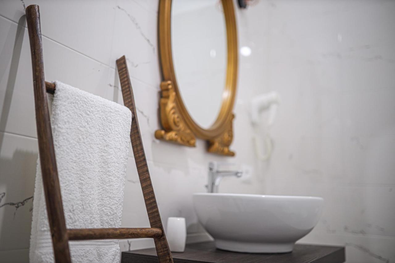 B&B La Fenice Suite Salerno Buitenkant foto